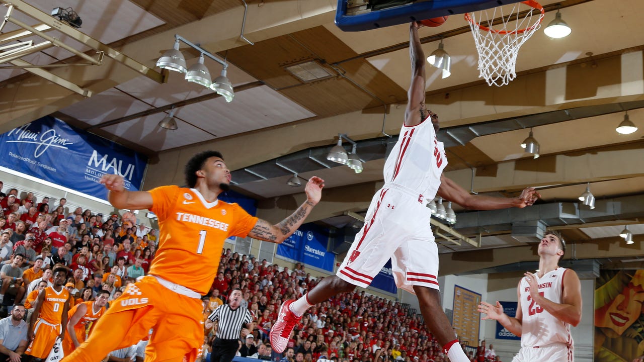 Wisconsin beats Tennessee 74-62 to open Maui Invitational